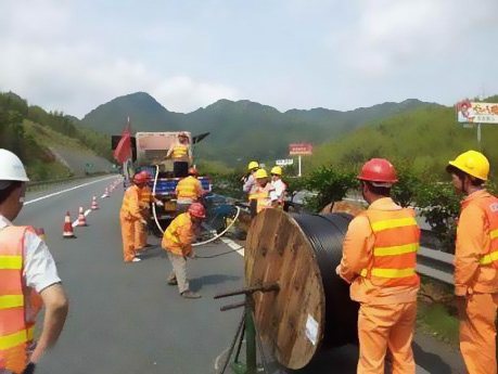 ���|���O